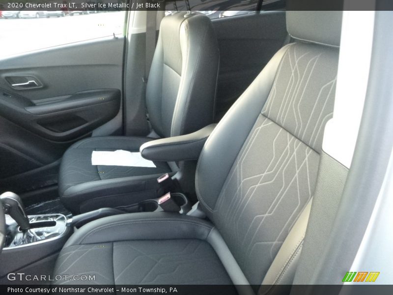 Silver Ice Metallic / Jet Black 2020 Chevrolet Trax LT