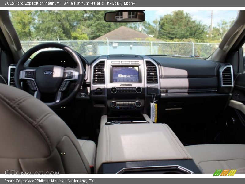 White Platinum Metallic Tri-Coat / Ebony 2019 Ford Expedition Platinum