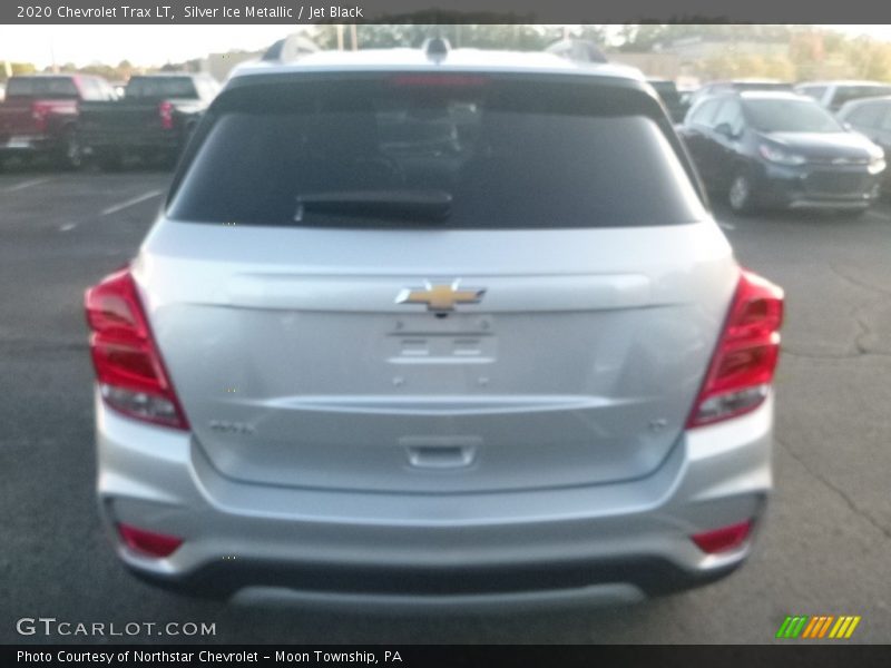 Silver Ice Metallic / Jet Black 2020 Chevrolet Trax LT