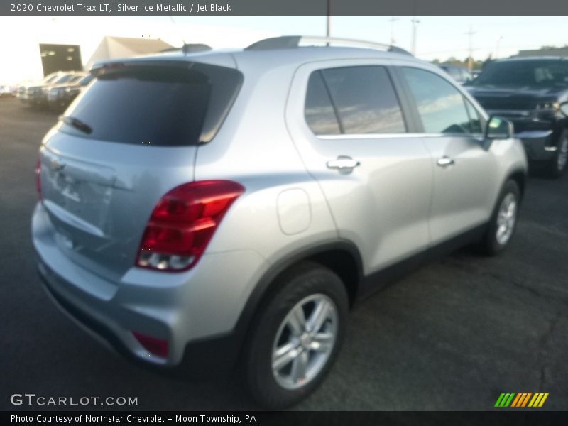 Silver Ice Metallic / Jet Black 2020 Chevrolet Trax LT