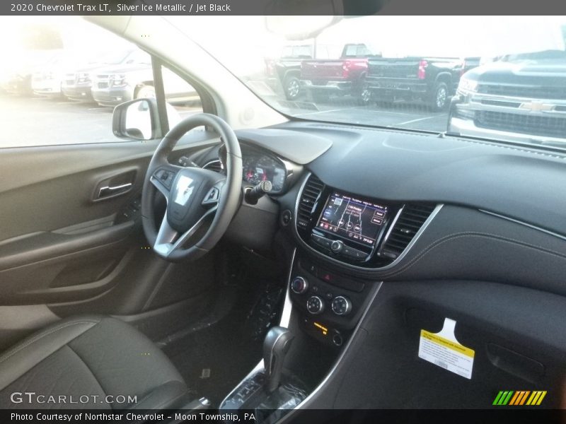 Silver Ice Metallic / Jet Black 2020 Chevrolet Trax LT