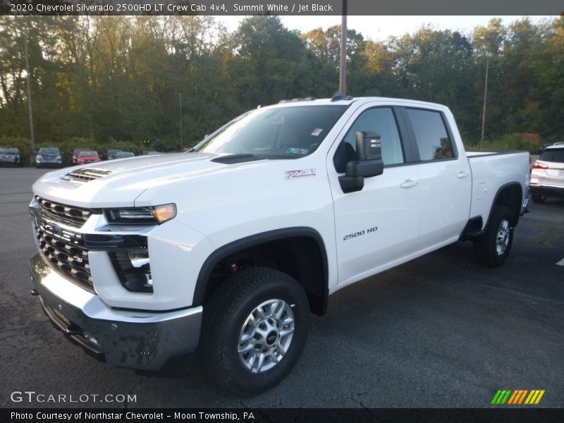 Front 3/4 View of 2020 Silverado 2500HD LT Crew Cab 4x4