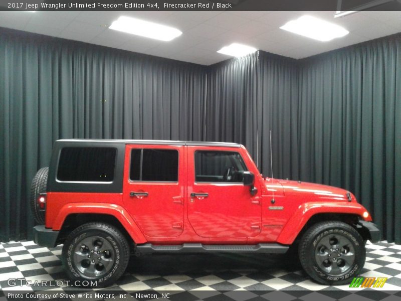 Firecracker Red / Black 2017 Jeep Wrangler Unlimited Freedom Edition 4x4