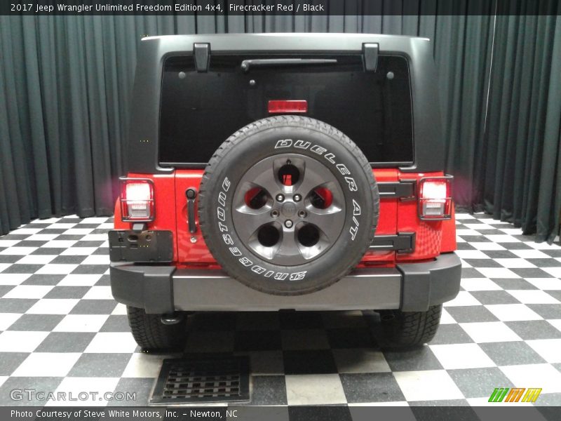 Firecracker Red / Black 2017 Jeep Wrangler Unlimited Freedom Edition 4x4