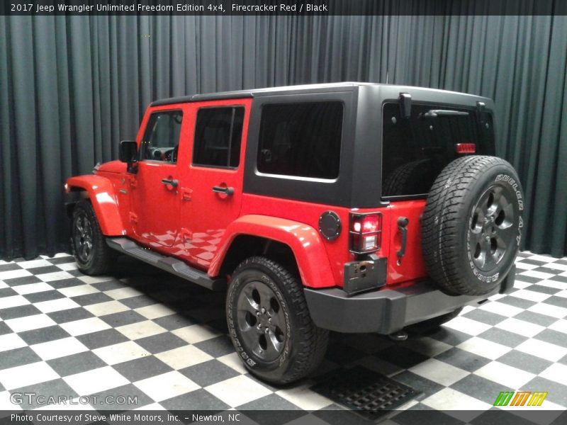 Firecracker Red / Black 2017 Jeep Wrangler Unlimited Freedom Edition 4x4