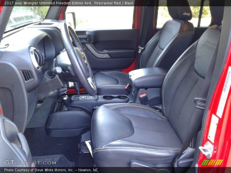 Firecracker Red / Black 2017 Jeep Wrangler Unlimited Freedom Edition 4x4