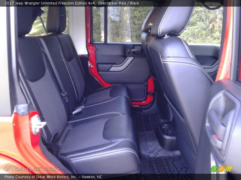 Firecracker Red / Black 2017 Jeep Wrangler Unlimited Freedom Edition 4x4