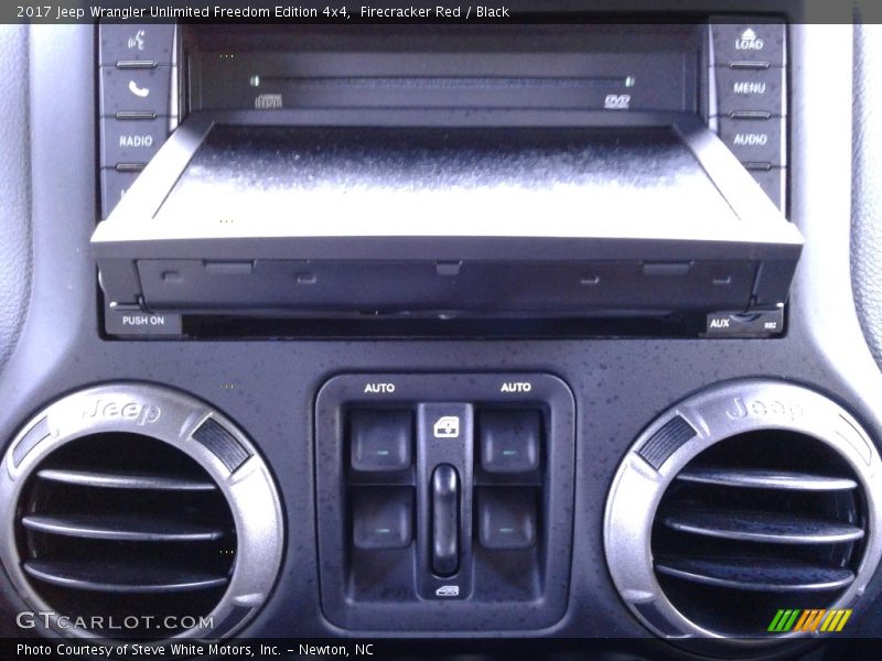 Firecracker Red / Black 2017 Jeep Wrangler Unlimited Freedom Edition 4x4