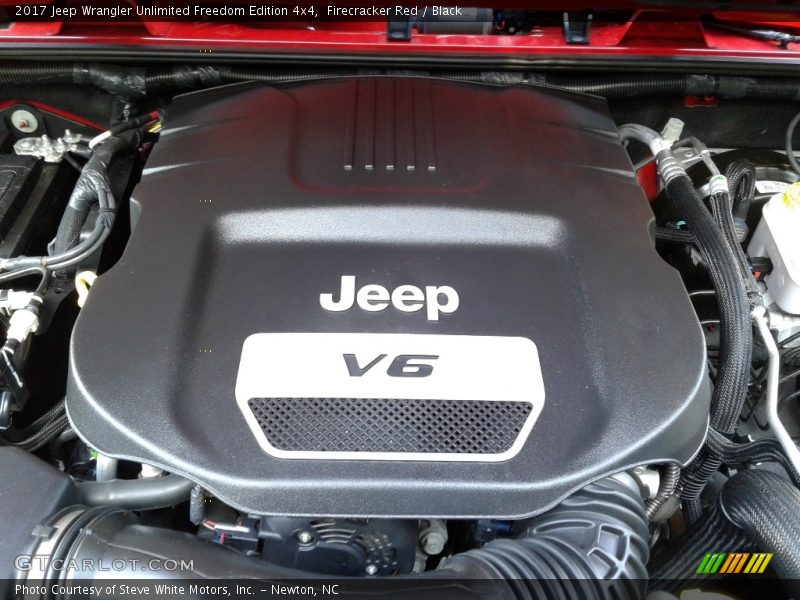 Firecracker Red / Black 2017 Jeep Wrangler Unlimited Freedom Edition 4x4