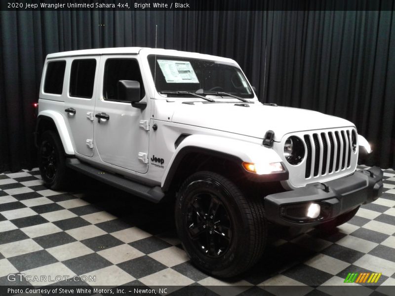 Bright White / Black 2020 Jeep Wrangler Unlimited Sahara 4x4