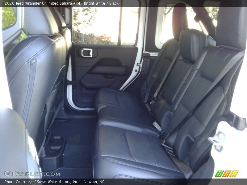 Bright White / Black 2020 Jeep Wrangler Unlimited Sahara 4x4