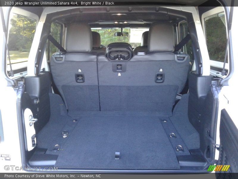Bright White / Black 2020 Jeep Wrangler Unlimited Sahara 4x4