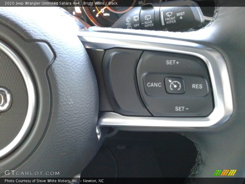 Bright White / Black 2020 Jeep Wrangler Unlimited Sahara 4x4