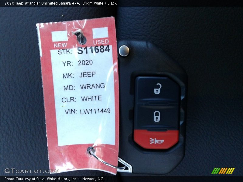 Bright White / Black 2020 Jeep Wrangler Unlimited Sahara 4x4