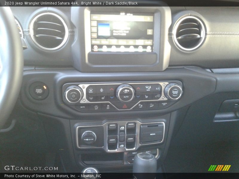Bright White / Dark Saddle/Black 2020 Jeep Wrangler Unlimited Sahara 4x4