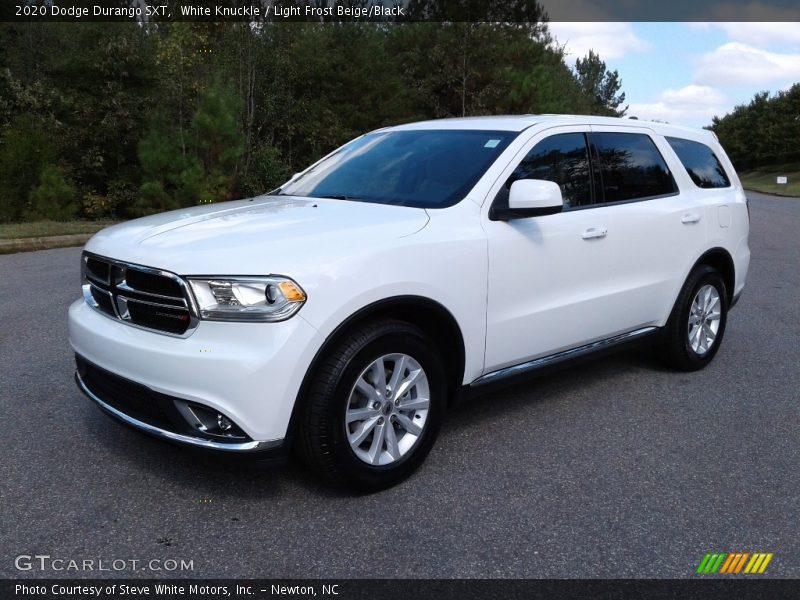 Front 3/4 View of 2020 Durango SXT