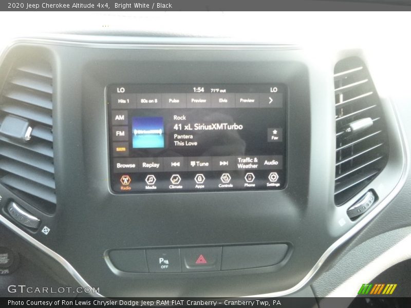 Bright White / Black 2020 Jeep Cherokee Altitude 4x4