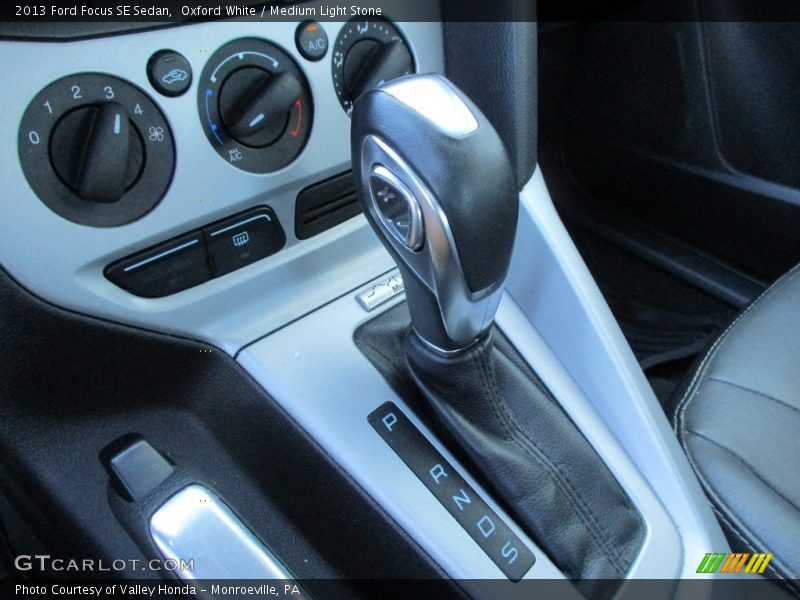 Oxford White / Medium Light Stone 2013 Ford Focus SE Sedan