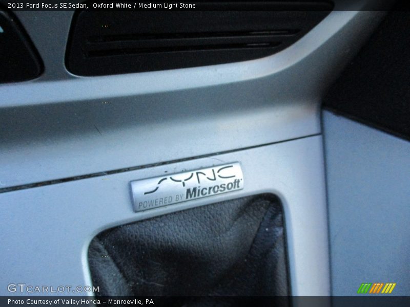 Oxford White / Medium Light Stone 2013 Ford Focus SE Sedan