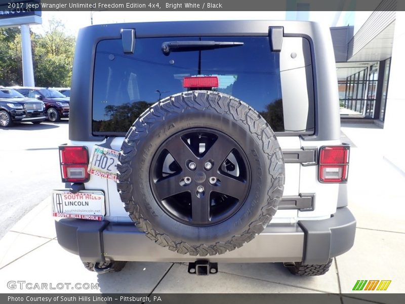 Bright White / Black 2017 Jeep Wrangler Unlimited Freedom Edition 4x4