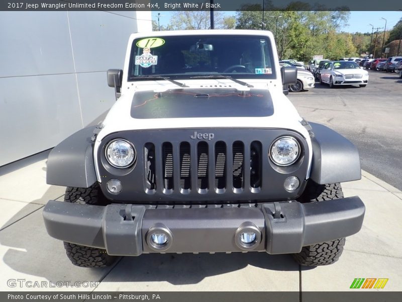 Bright White / Black 2017 Jeep Wrangler Unlimited Freedom Edition 4x4