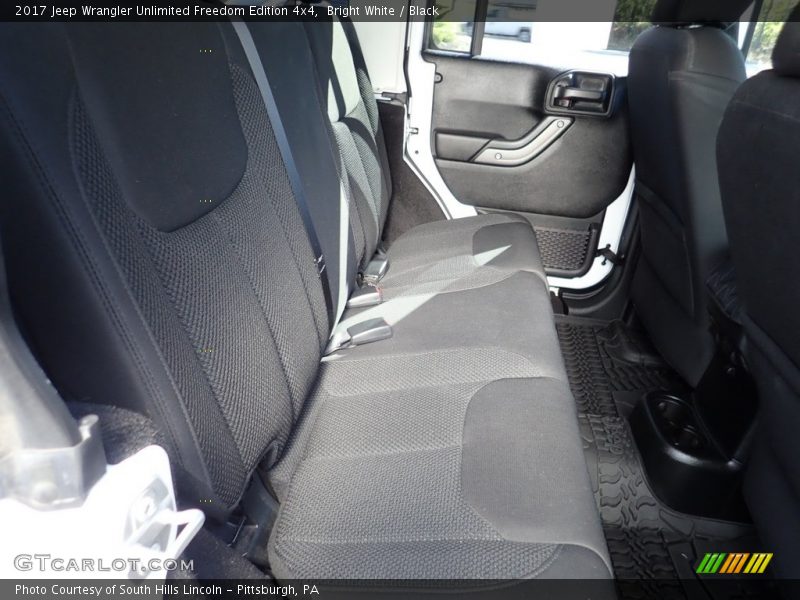 Bright White / Black 2017 Jeep Wrangler Unlimited Freedom Edition 4x4
