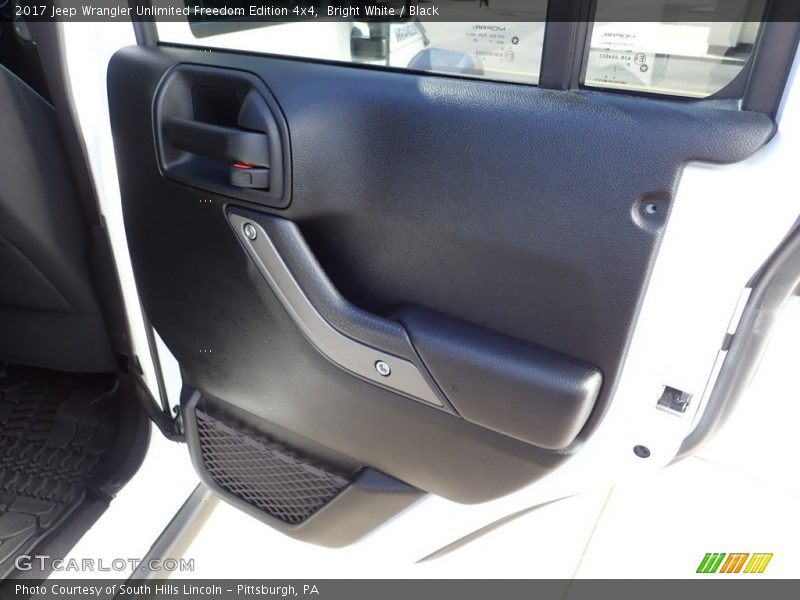 Bright White / Black 2017 Jeep Wrangler Unlimited Freedom Edition 4x4