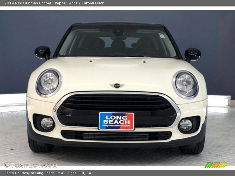 Pepper White / Carbon Black 2019 Mini Clubman Cooper
