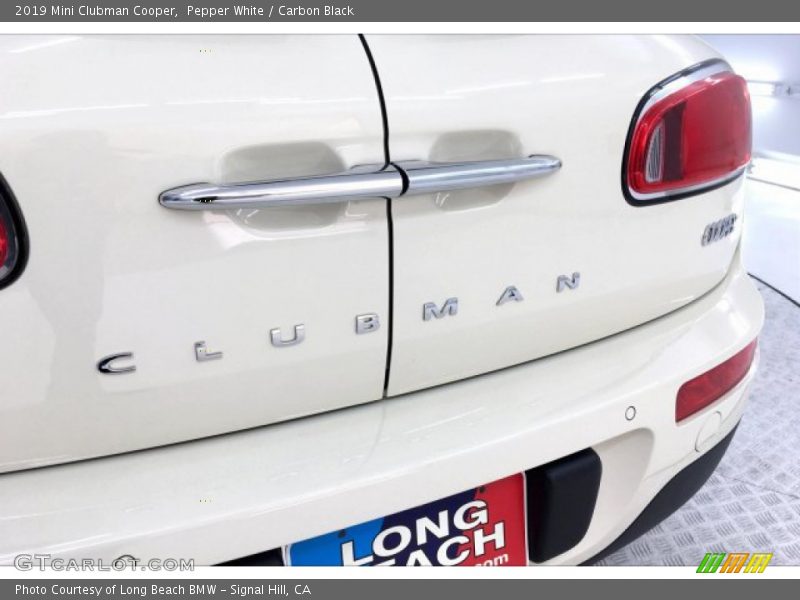 Pepper White / Carbon Black 2019 Mini Clubman Cooper