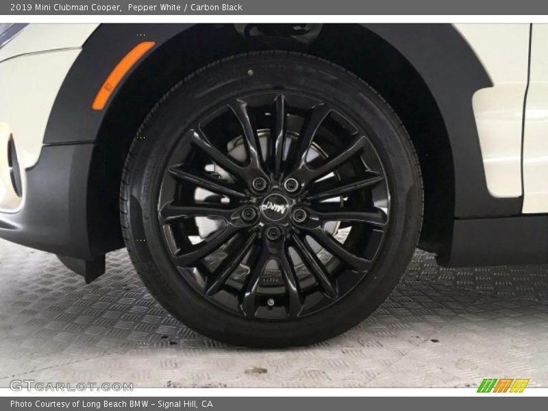 Pepper White / Carbon Black 2019 Mini Clubman Cooper