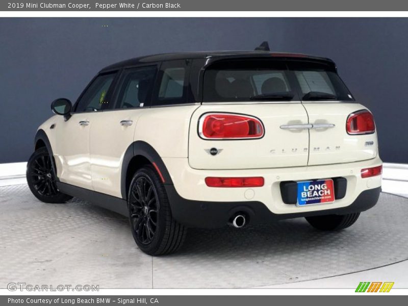 Pepper White / Carbon Black 2019 Mini Clubman Cooper