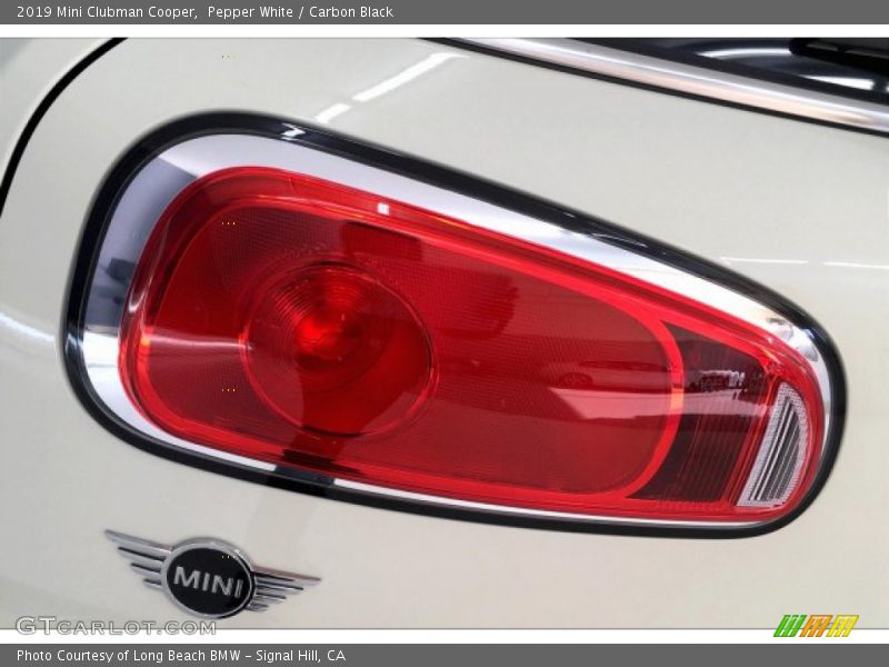 Pepper White / Carbon Black 2019 Mini Clubman Cooper