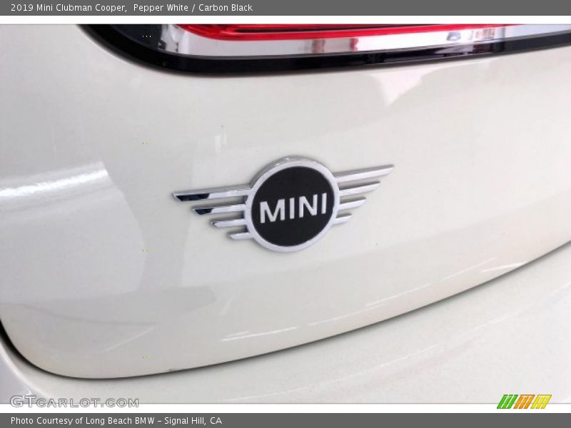 Pepper White / Carbon Black 2019 Mini Clubman Cooper
