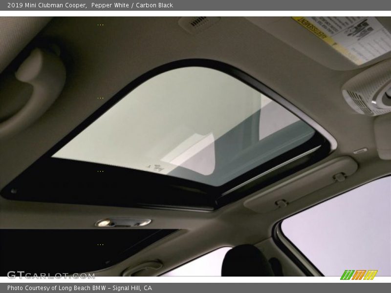 Pepper White / Carbon Black 2019 Mini Clubman Cooper