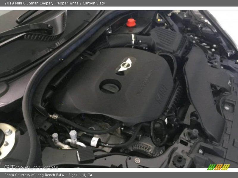 Pepper White / Carbon Black 2019 Mini Clubman Cooper