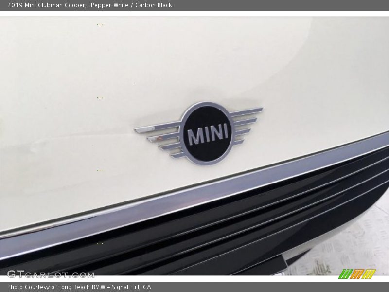 Pepper White / Carbon Black 2019 Mini Clubman Cooper