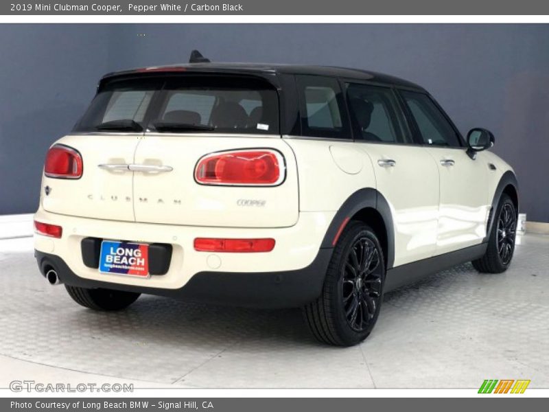 Pepper White / Carbon Black 2019 Mini Clubman Cooper