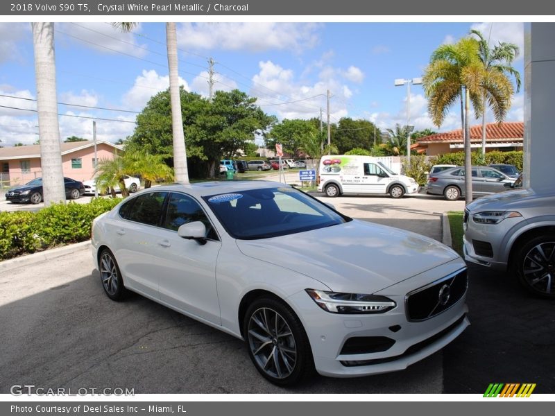 Crystal White Pearl Metallic / Charcoal 2018 Volvo S90 T5