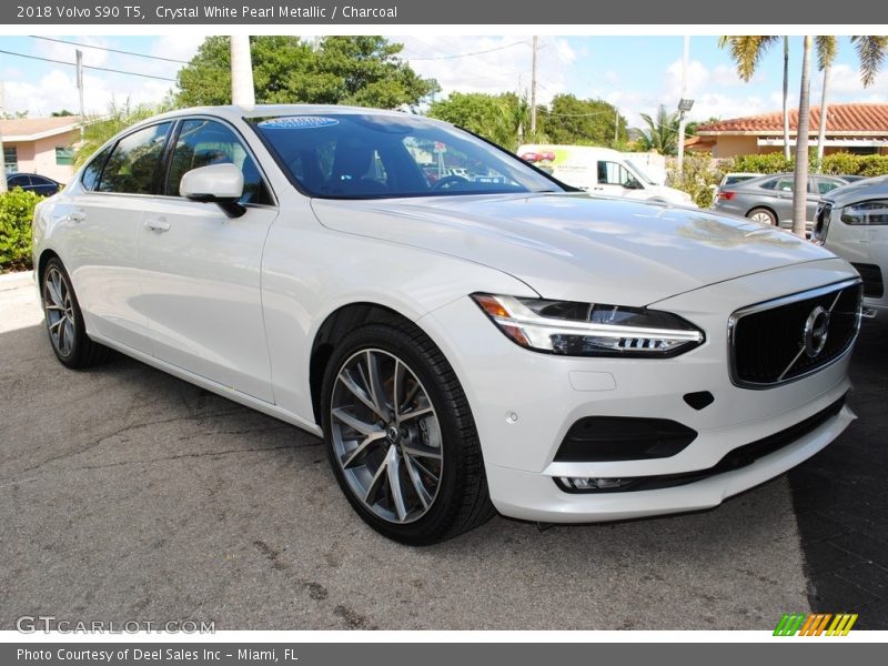 Front 3/4 View of 2018 S90 T5