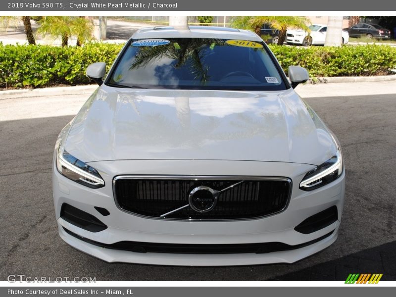 Crystal White Pearl Metallic / Charcoal 2018 Volvo S90 T5
