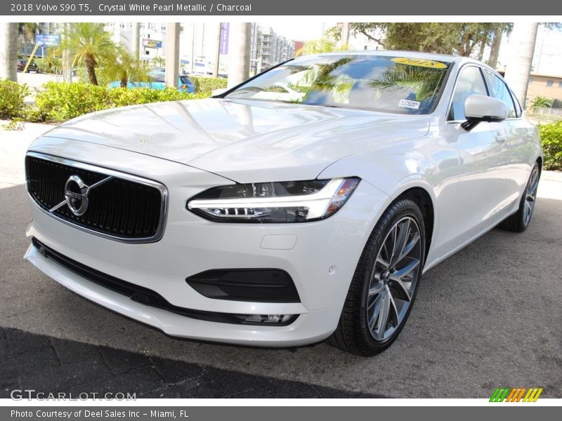 Crystal White Pearl Metallic / Charcoal 2018 Volvo S90 T5