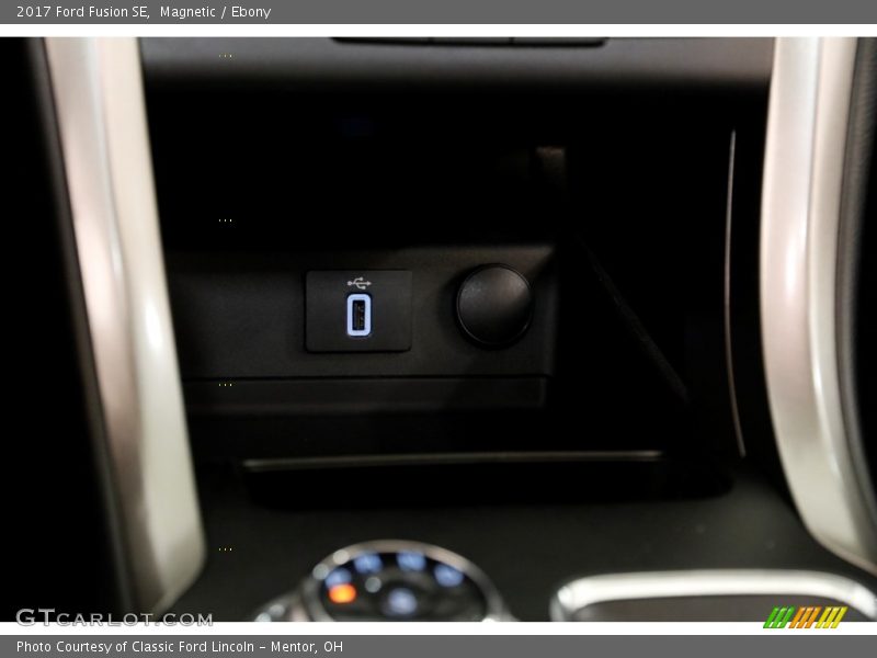 Magnetic / Ebony 2017 Ford Fusion SE