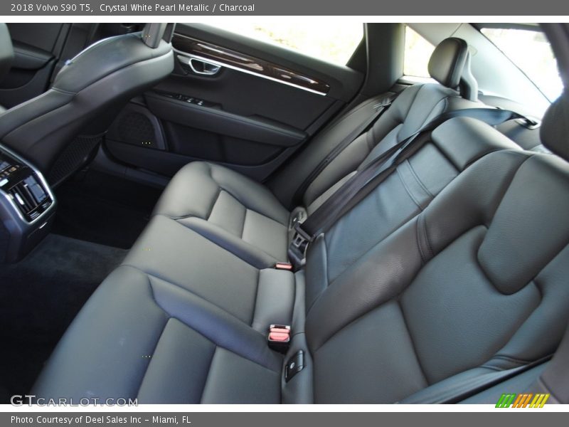 Crystal White Pearl Metallic / Charcoal 2018 Volvo S90 T5