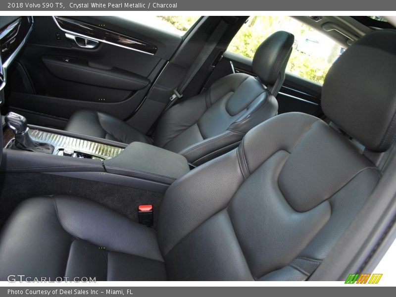 Front Seat of 2018 S90 T5