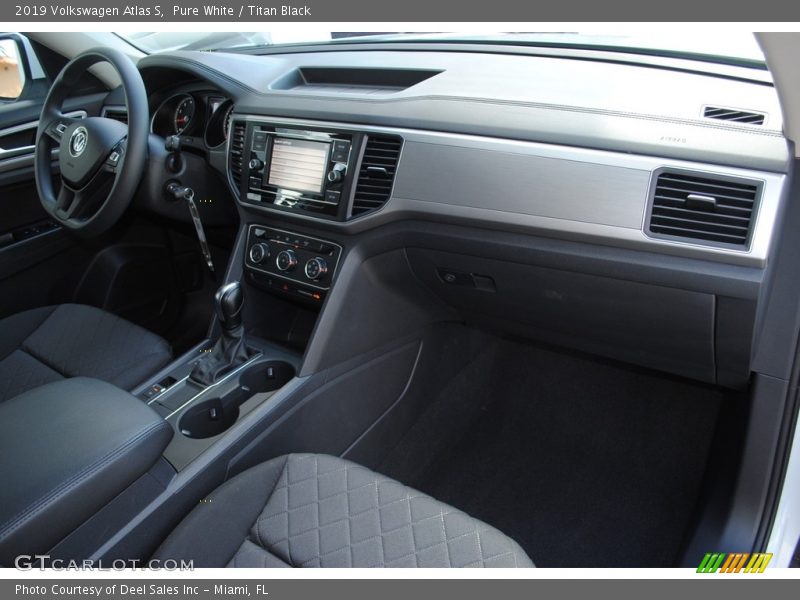 Pure White / Titan Black 2019 Volkswagen Atlas S