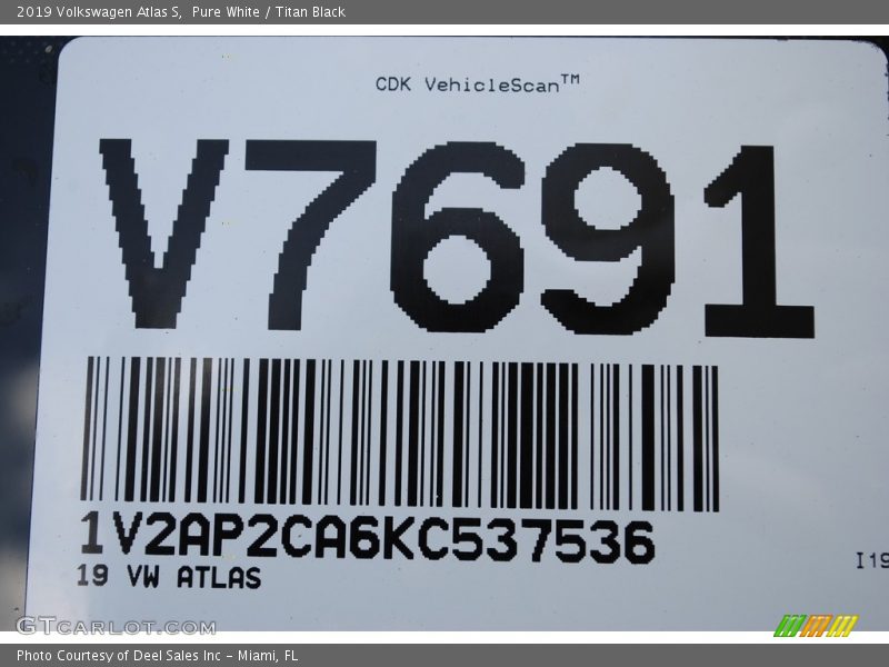 Pure White / Titan Black 2019 Volkswagen Atlas S