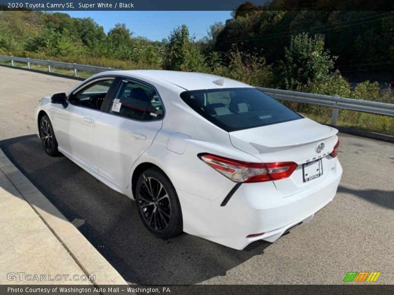 Super White / Black 2020 Toyota Camry SE