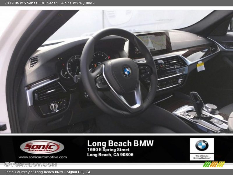 Alpine White / Black 2019 BMW 5 Series 530i Sedan