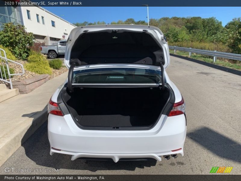 Super White / Black 2020 Toyota Camry SE