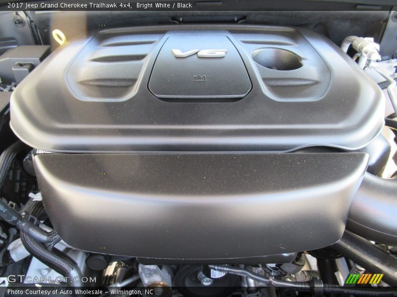 Bright White / Black 2017 Jeep Grand Cherokee Trailhawk 4x4